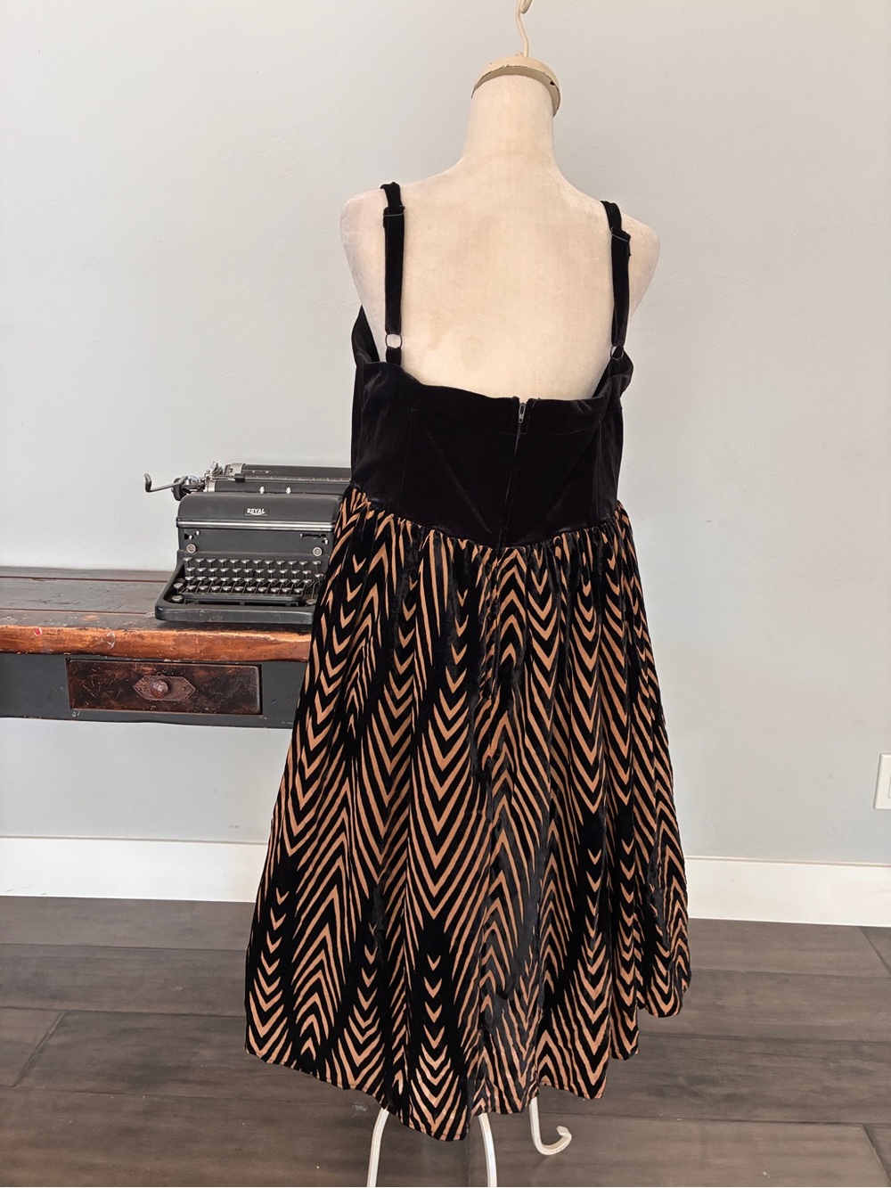 Unique Vintage Bertie Black Velvet Chevron Swing Dress - Size XL - Picture 8 of 15
